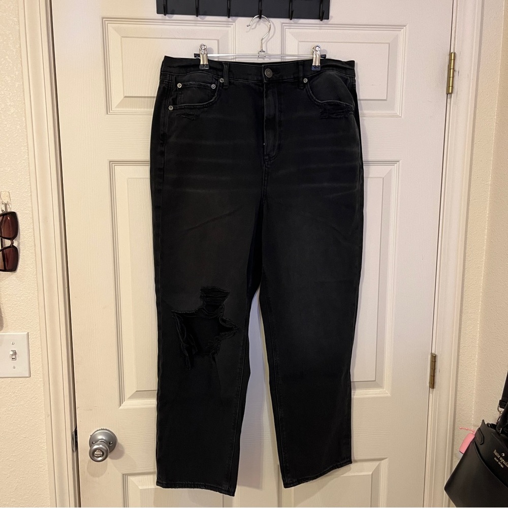 Black American Eagle Mom Jeans
